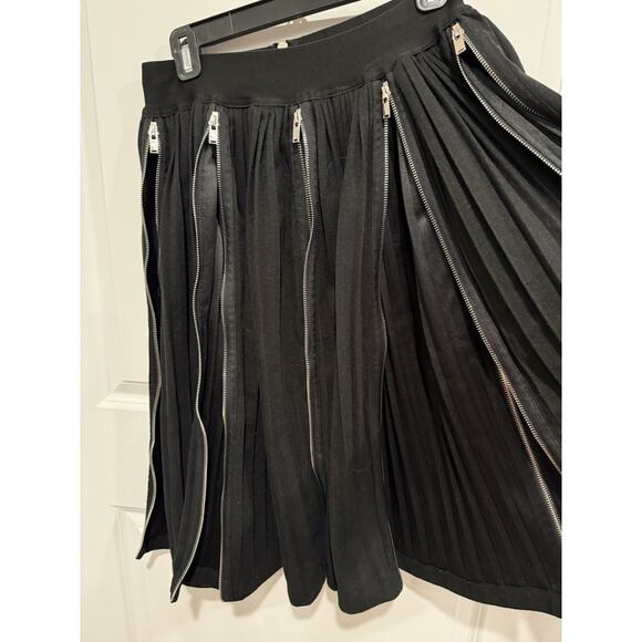 Marigold Shadows Goth Avant-Garde Pleated mid skirt w/exposed vertical zippers - Picture 5 of 10